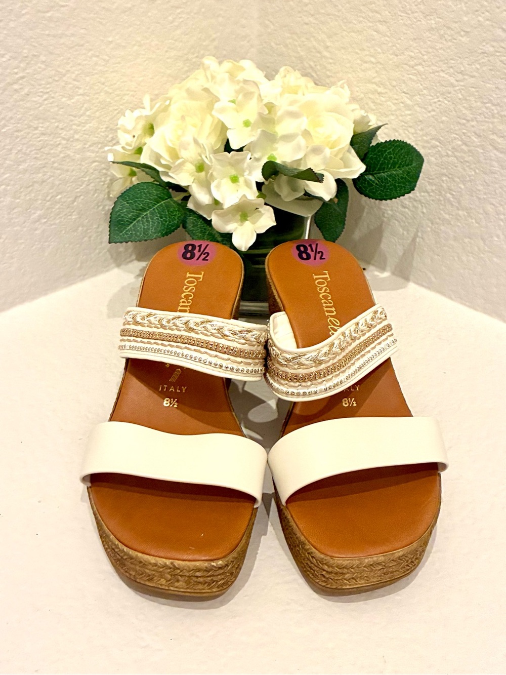 NWOT Toscanella women’s platform sandals size 8.5